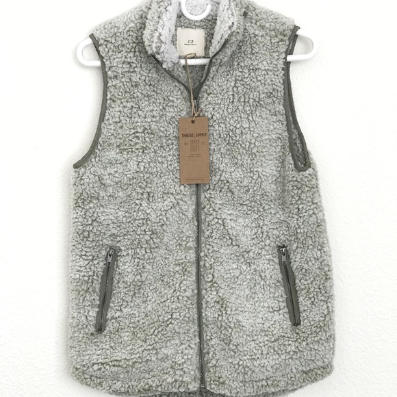 🆕 New Stock! Thread + Supply Sherpa Vest - Sage - Picture 1 of 6